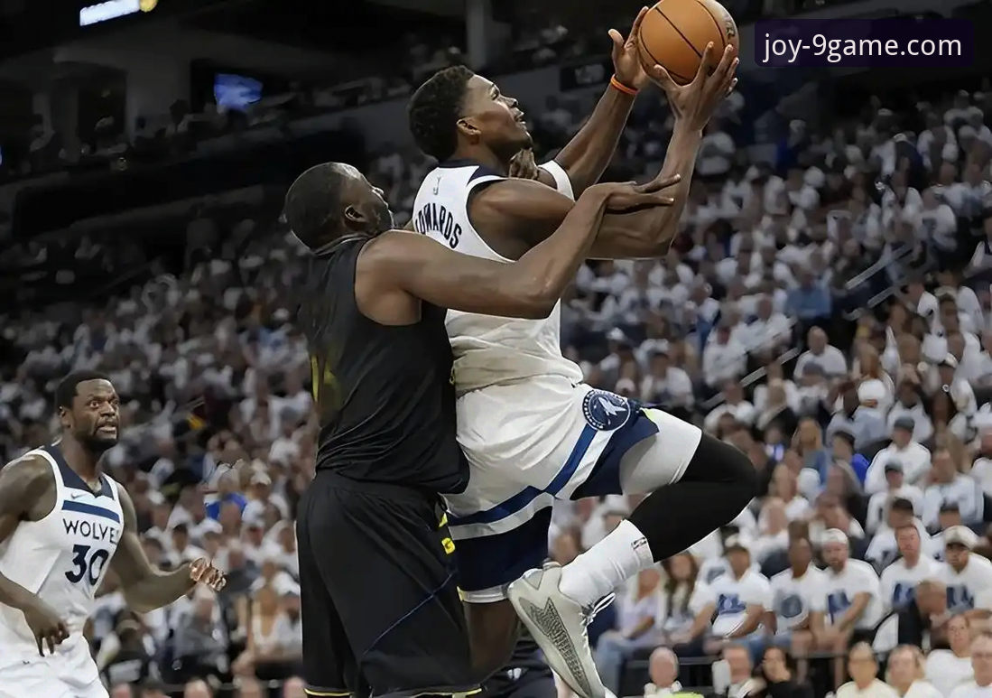 九游最新版本 NBA赛事深度解析:骑士险胜魔术,米切尔42分闪耀全场