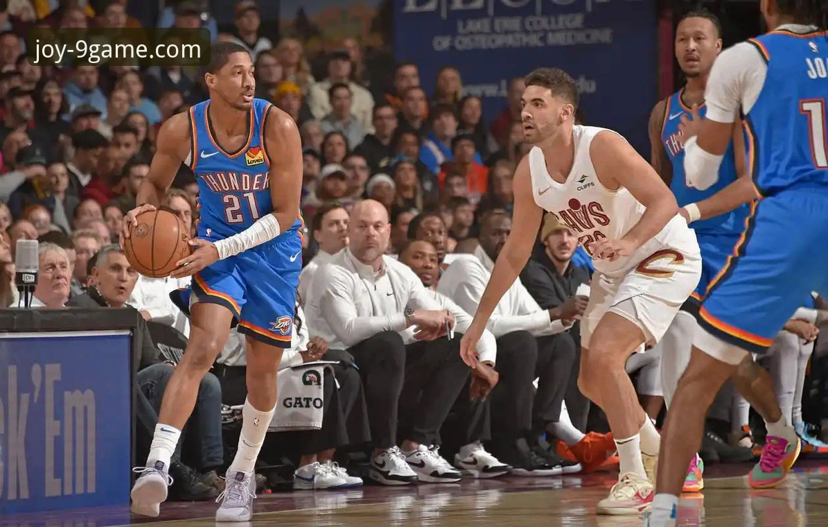 九游最新版本 NBA赛事深度解析:骑士险胜魔术,米切尔42分闪耀全场